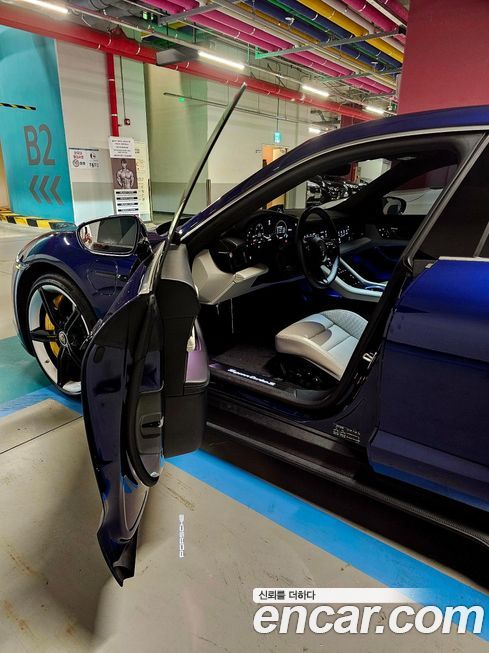 Porsche Taycan 2021