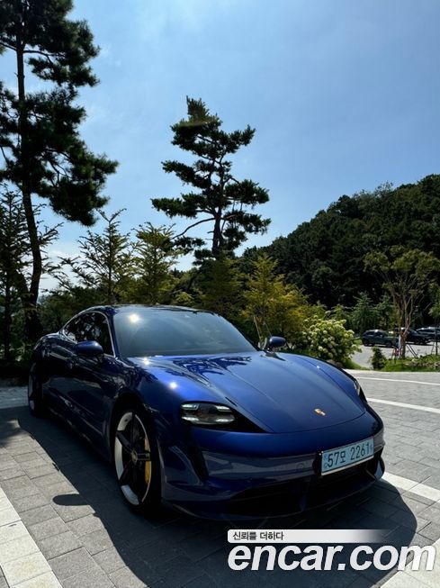 Porsche Taycan 2021