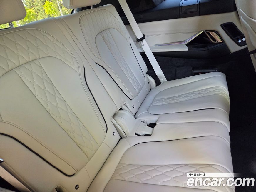 BMW X7 2025