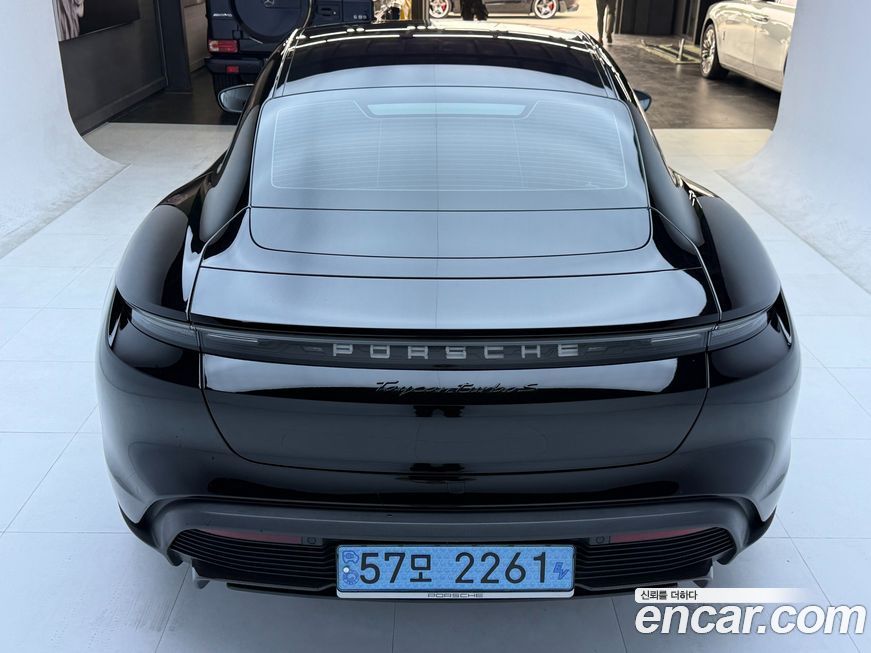 Porsche Taycan 2021