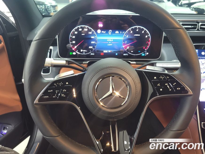 Mercedes-Benz S-Class 2025