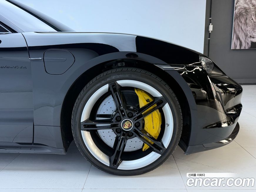 Porsche Taycan 2021