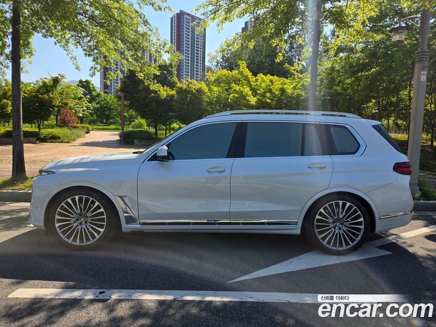 BMW X7 2025