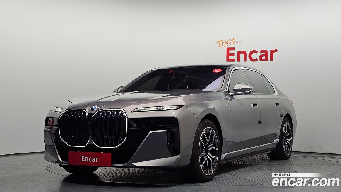 BMW i7 2024