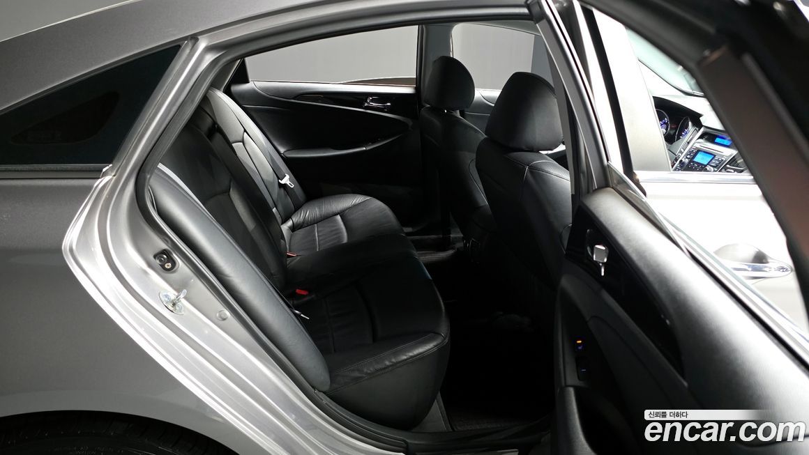 Hyundai Sonata 2010