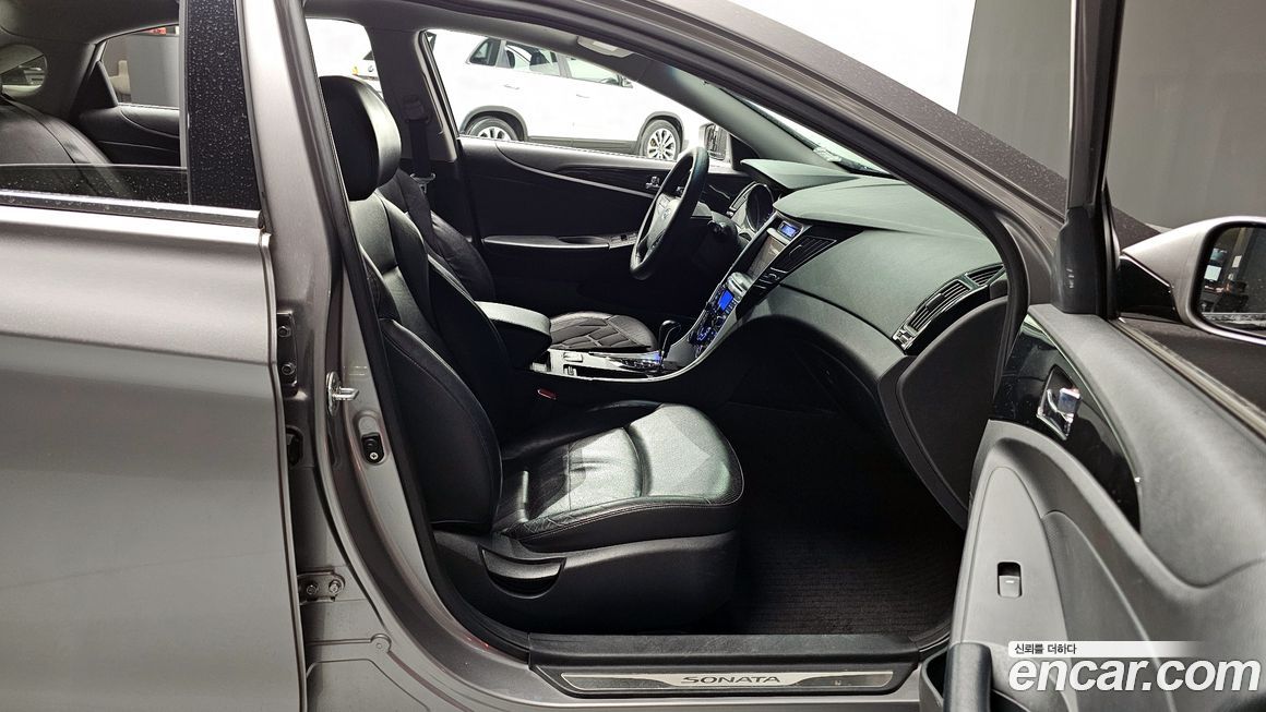 Hyundai Sonata 2010