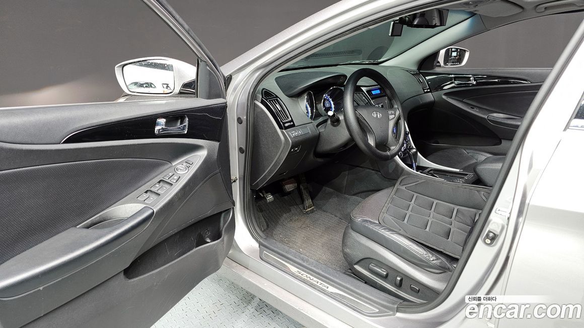 Hyundai Sonata 2010