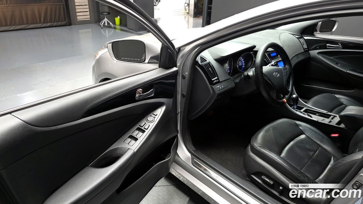 Hyundai Sonata 2010