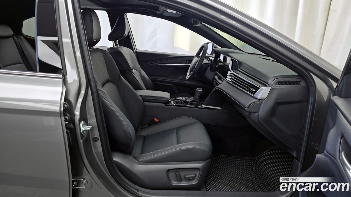 Toyota Camry 2025