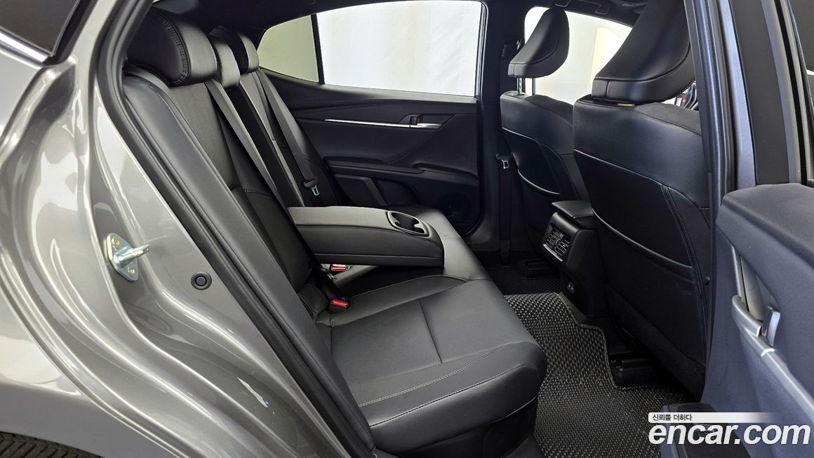 Toyota Camry 2025