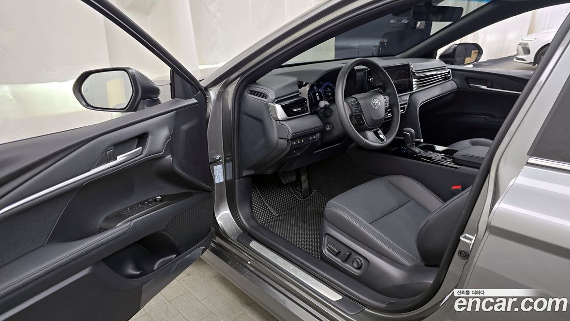 Toyota Camry 2025