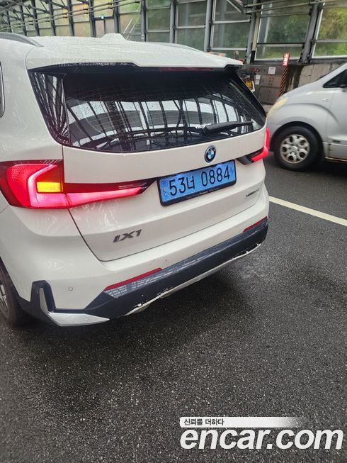 BMW iX1 2025