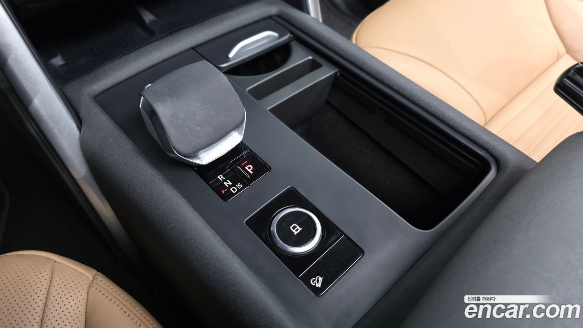Land Rover Discovery 2024