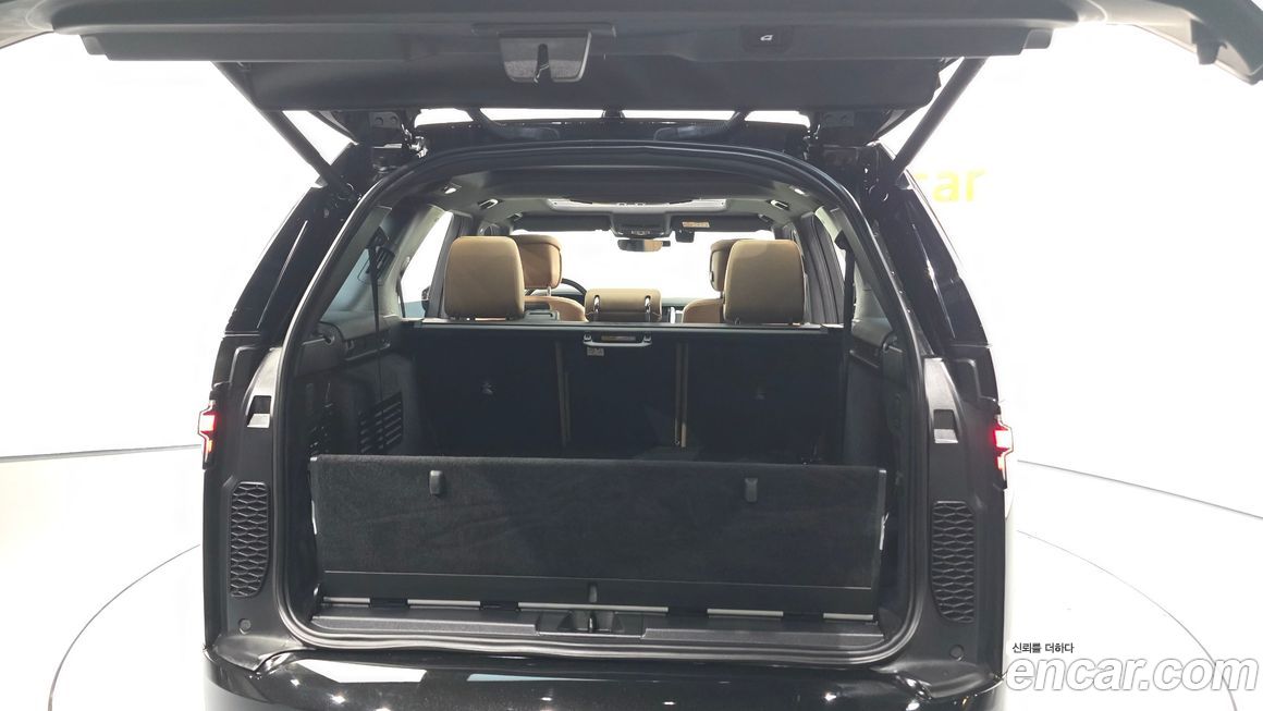 Land Rover Discovery 2024