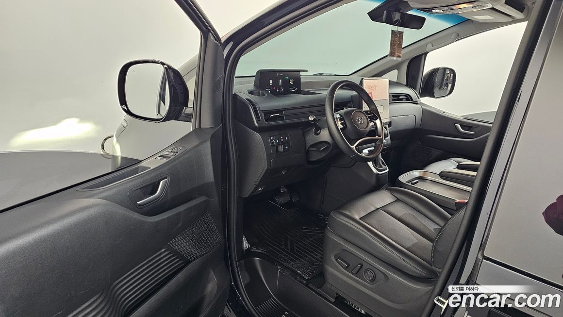 Hyundai Staria 2023