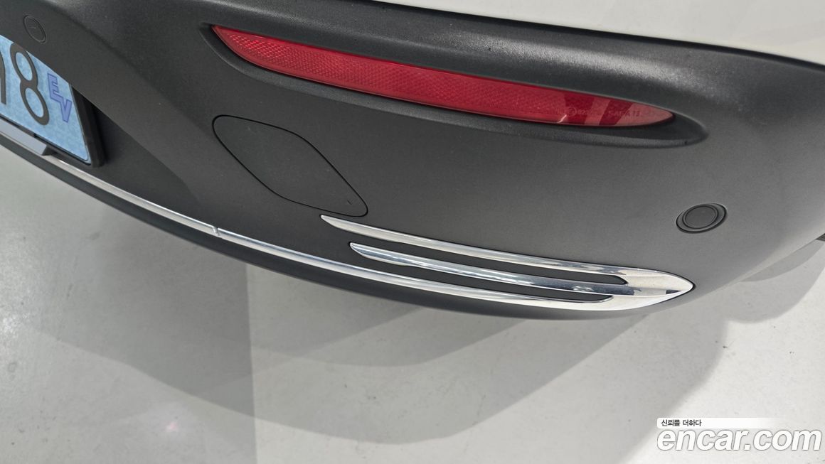Mercedes-Benz EQB 2024