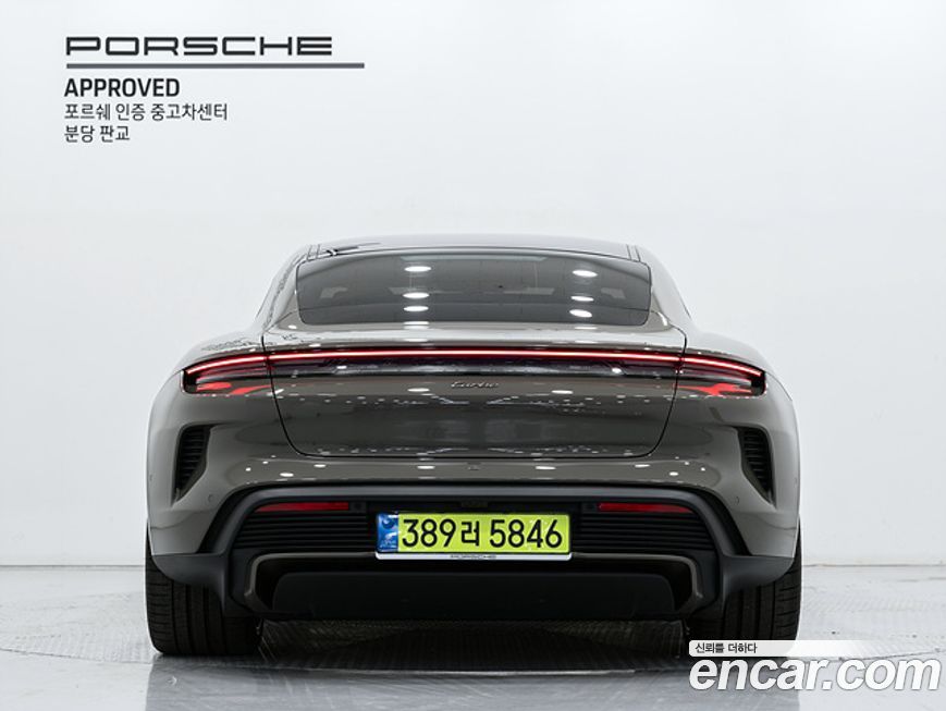Porsche Taycan 2025