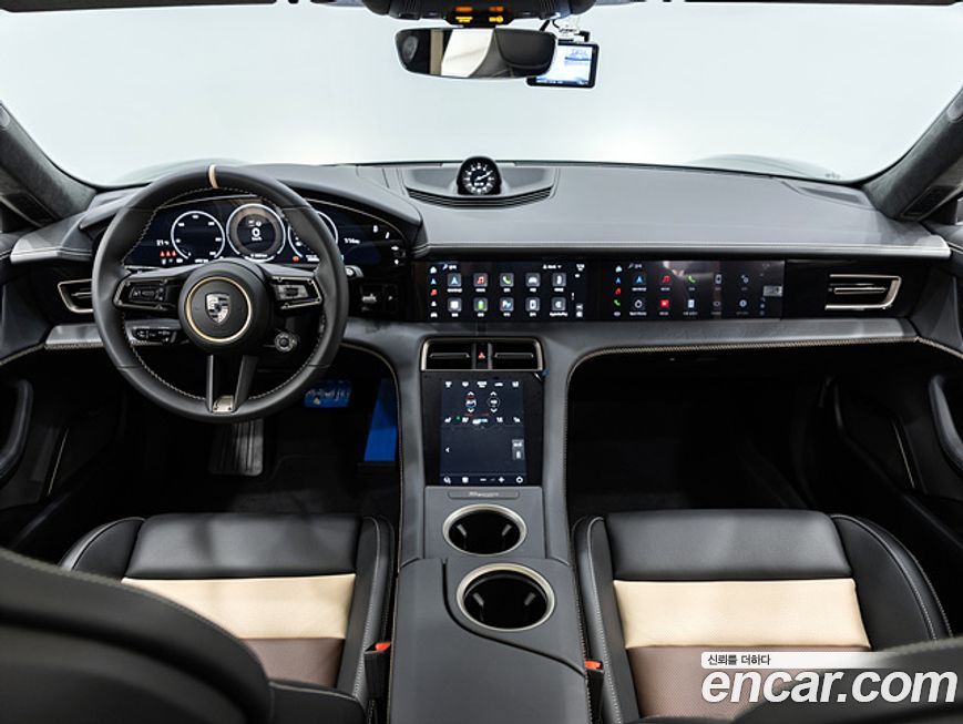Porsche Taycan 2025