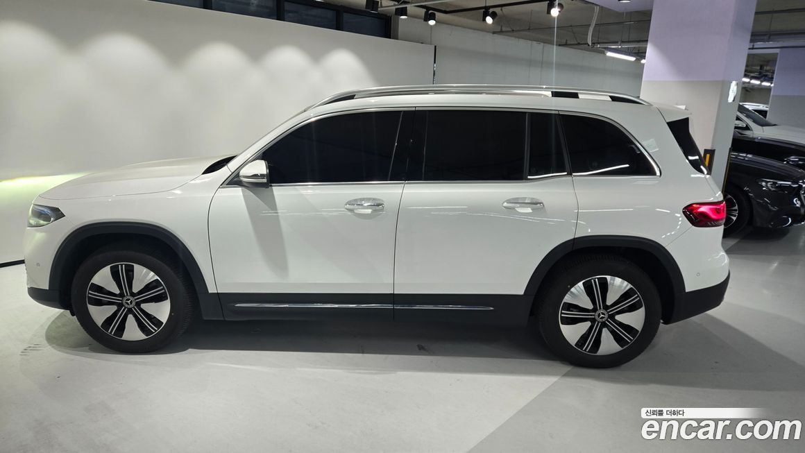 Mercedes-Benz EQB 2024