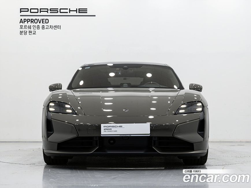 Porsche Taycan 2025