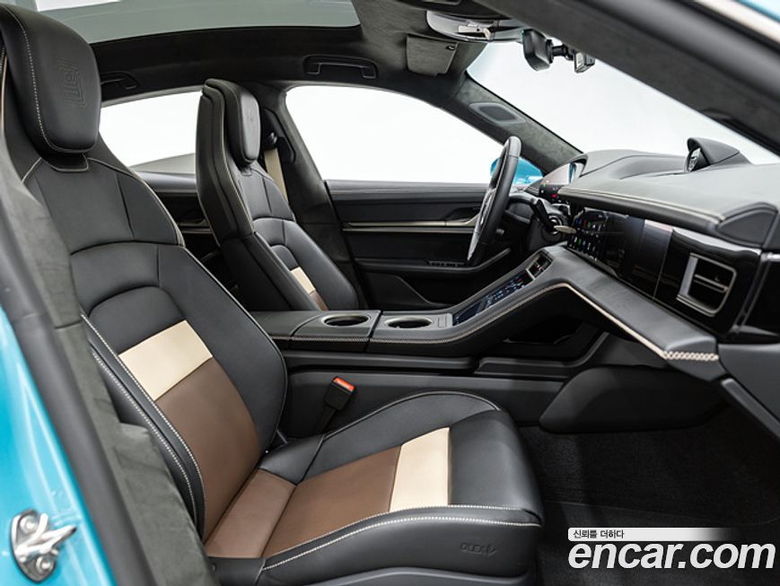 Porsche Taycan 2025