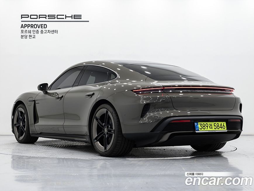 Porsche Taycan 2025