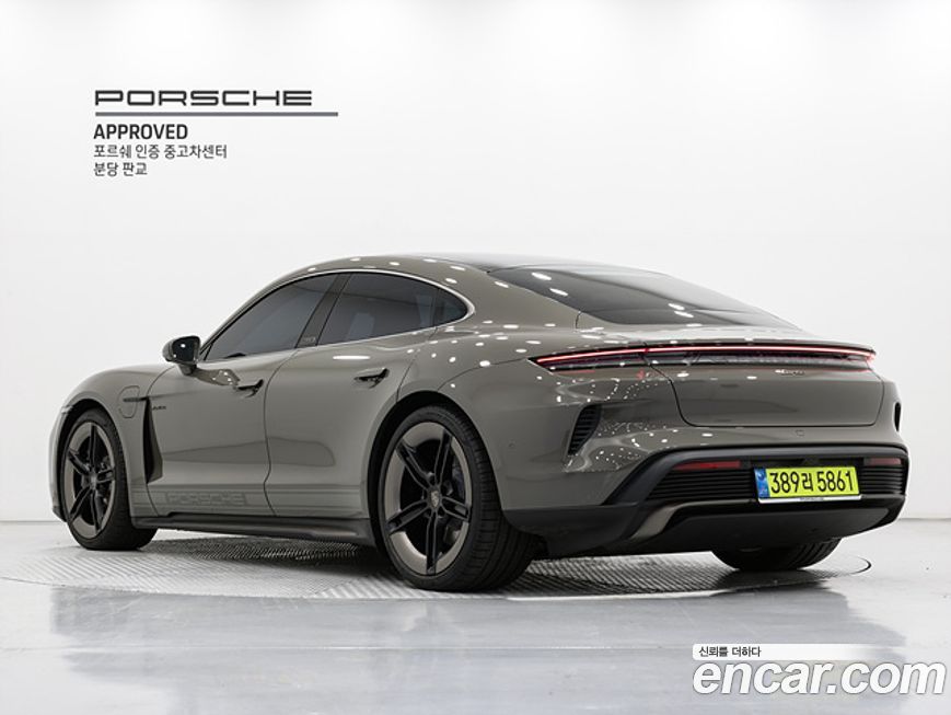 Porsche Taycan 2025