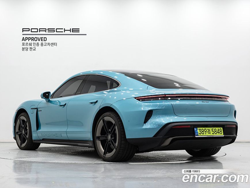 Porsche Taycan 2025