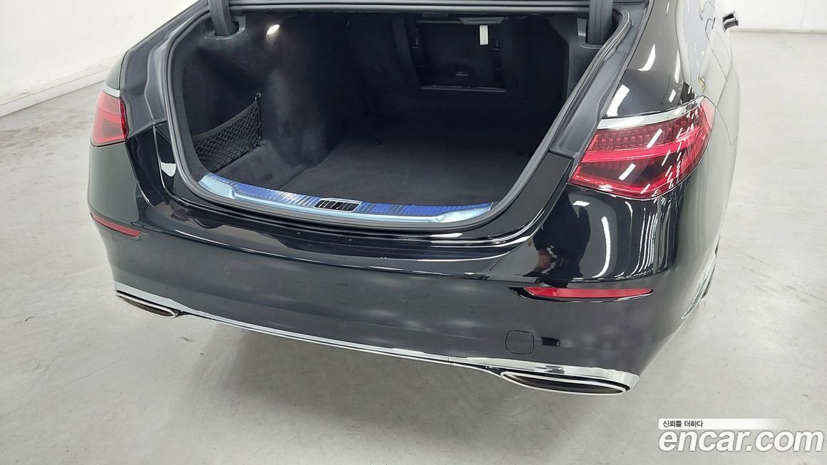 Mercedes-Benz S-Class 2026