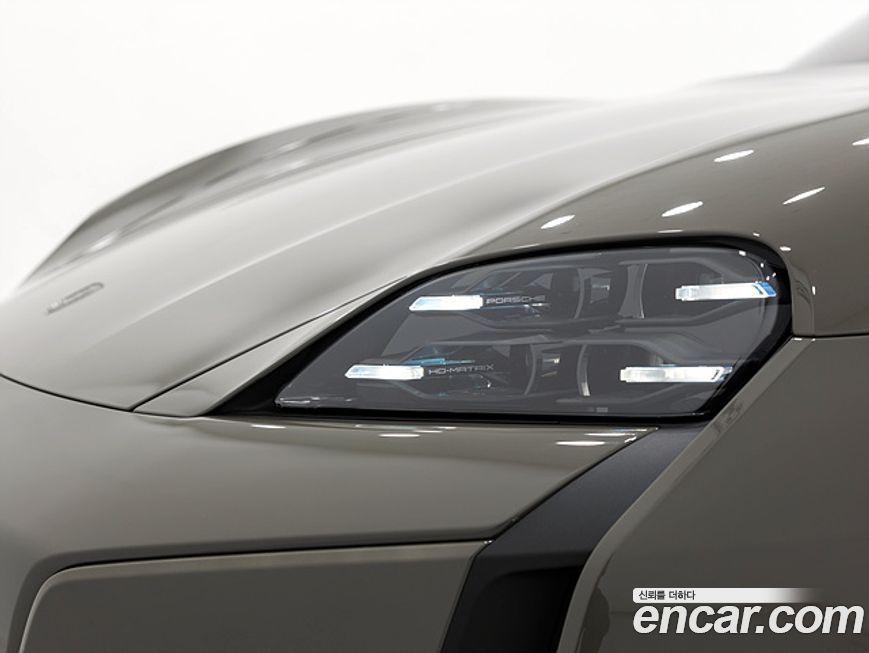 Porsche Taycan 2025
