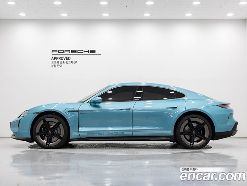 Porsche Taycan 2025