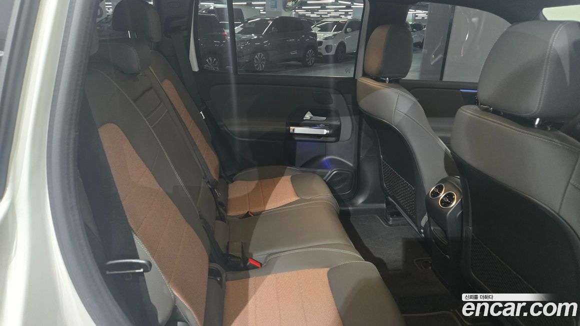 Mercedes-Benz EQB 2024