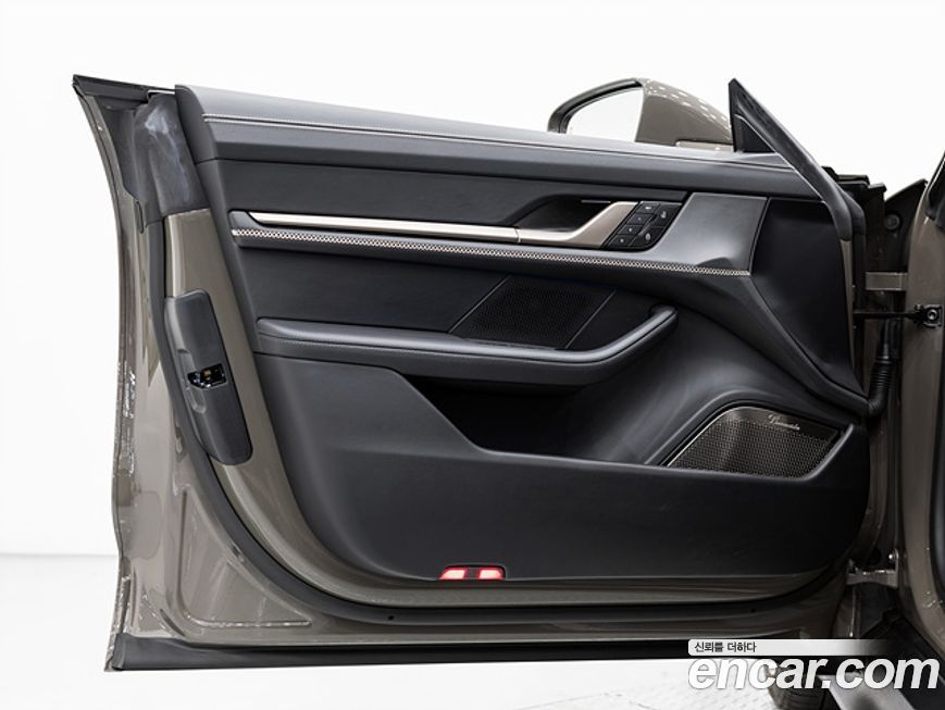 Porsche Taycan 2025