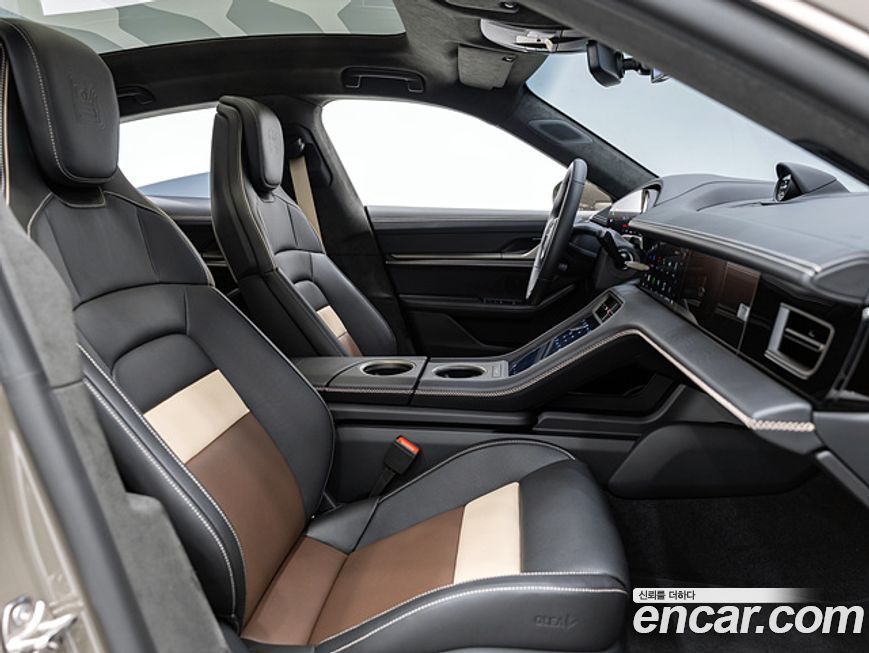 Porsche Taycan 2025