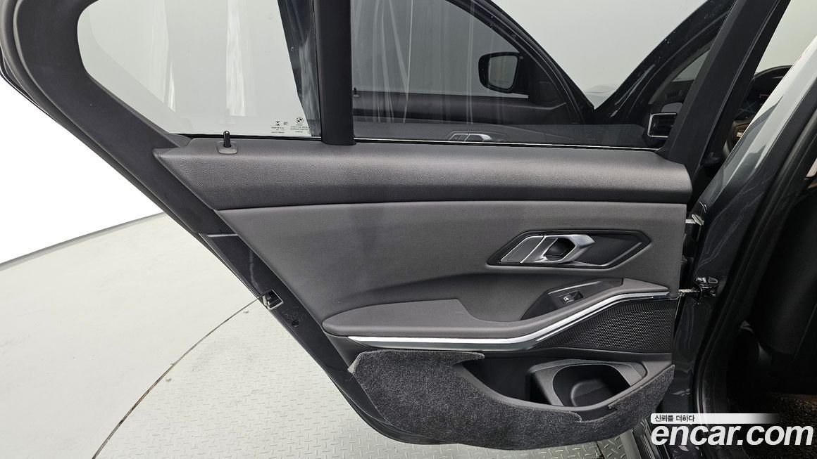 BMW 3-Series 2019