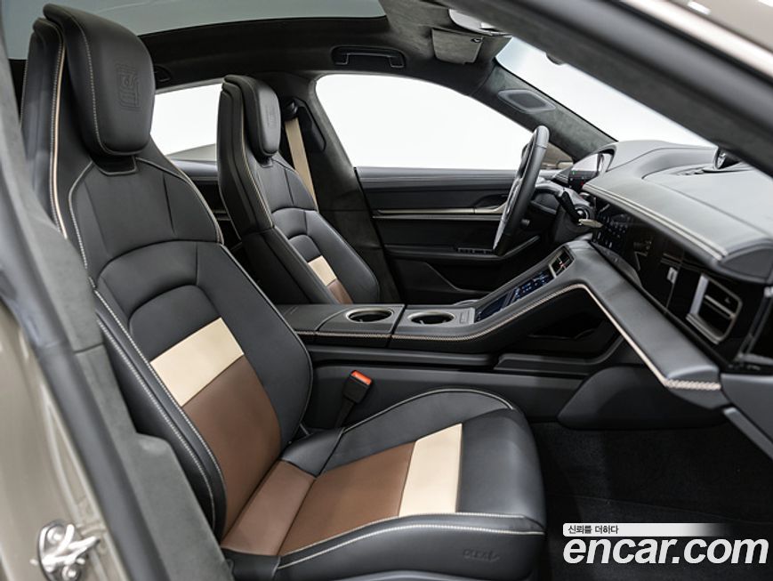 Porsche Taycan 2025