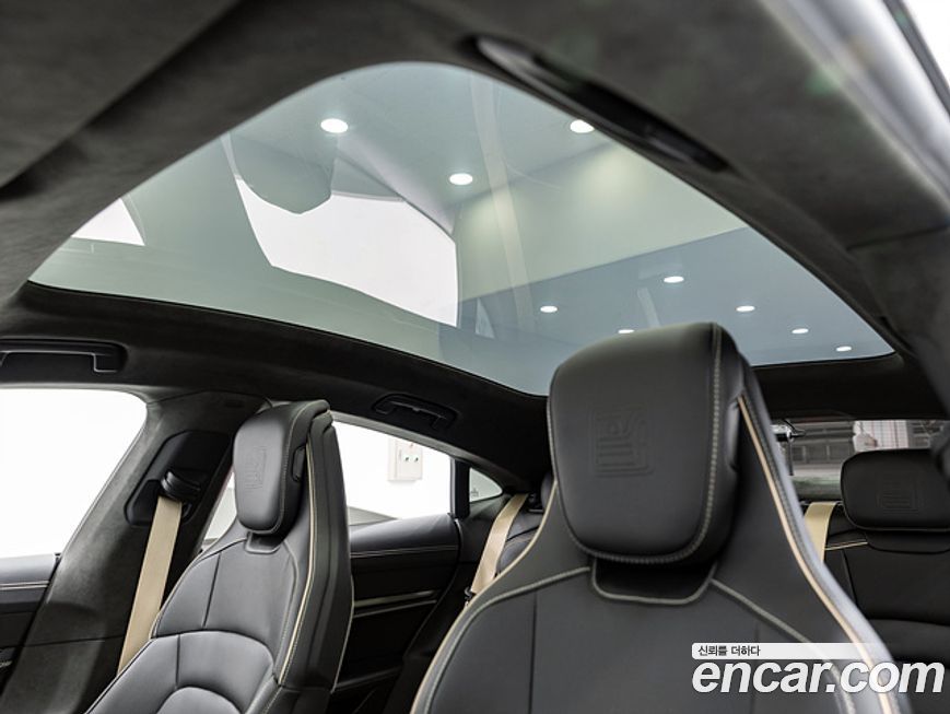 Porsche Taycan 2025