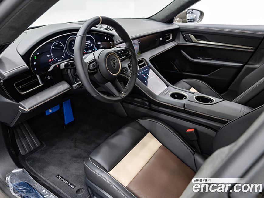 Porsche Taycan 2025