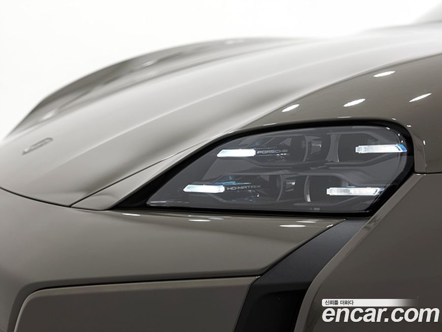 Porsche Taycan 2025