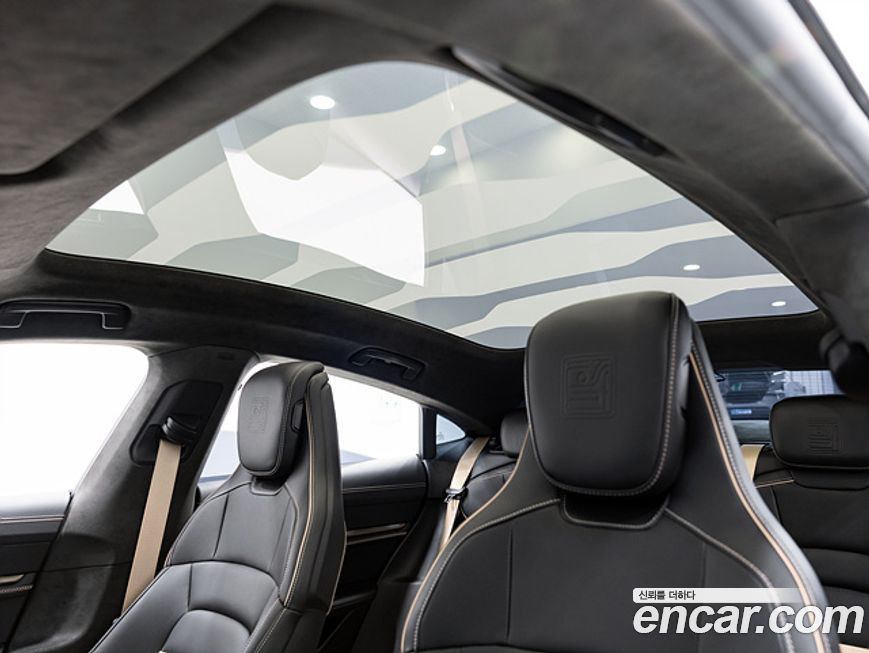 Porsche Taycan 2025