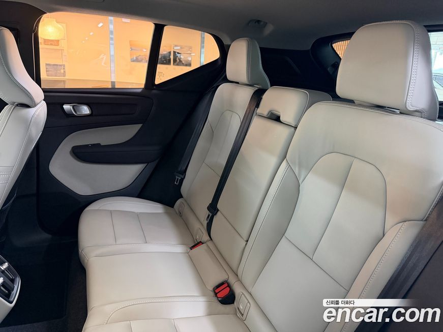 Volvo XC40 2026