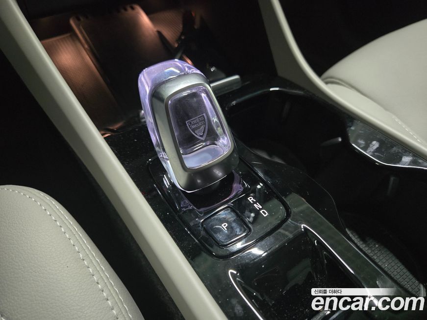 Volvo XC40 2025