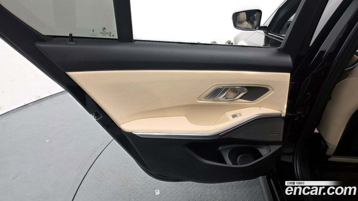 BMW 3-Series 2023