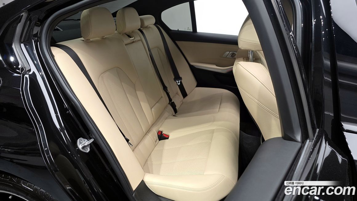 BMW 3-Series 2023