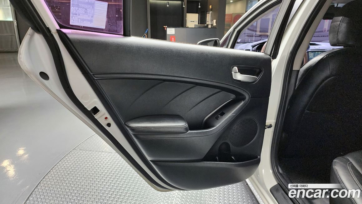 Kia K3 2015