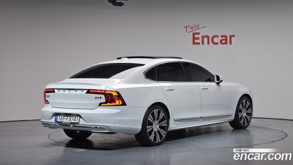Volvo S90 2024