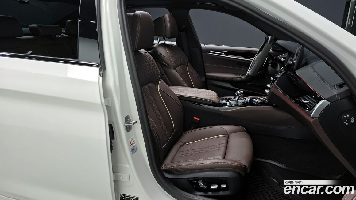 BMW 5-Series 2023