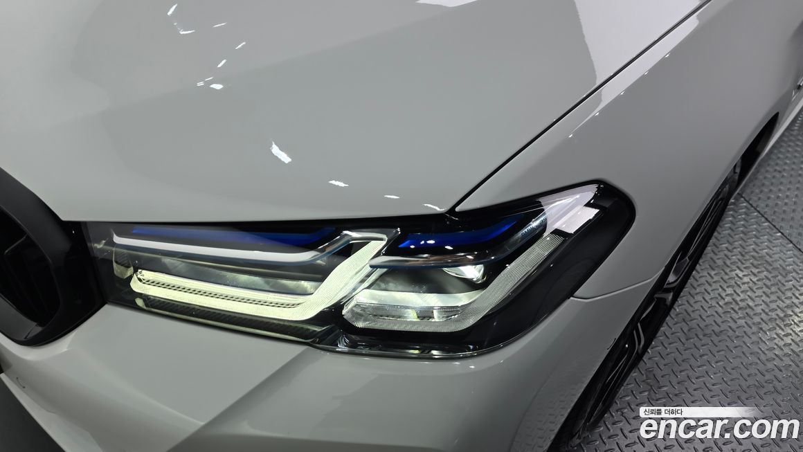BMW 5-Series 2023