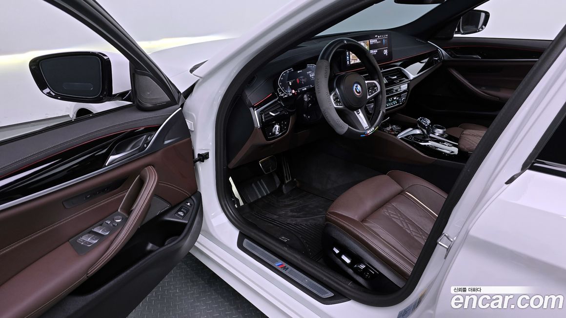 BMW 5-Series 2023