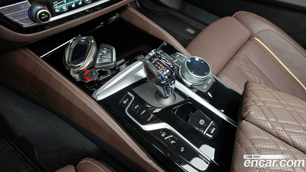 BMW 5-Series 2023